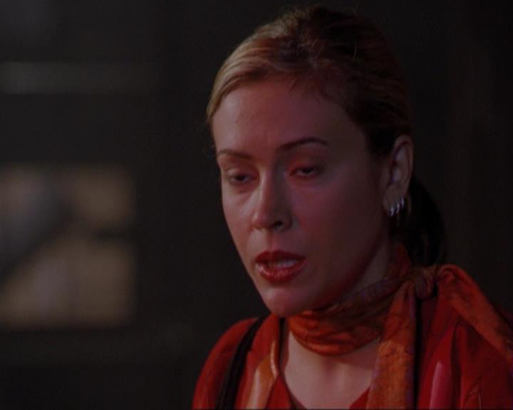 Charmed-Online_dot_net-3x01TheHoneymoonsOver0347.jpg Charmed-Online_dot_net-3x01TheHoneymoonsOver0347.jpg