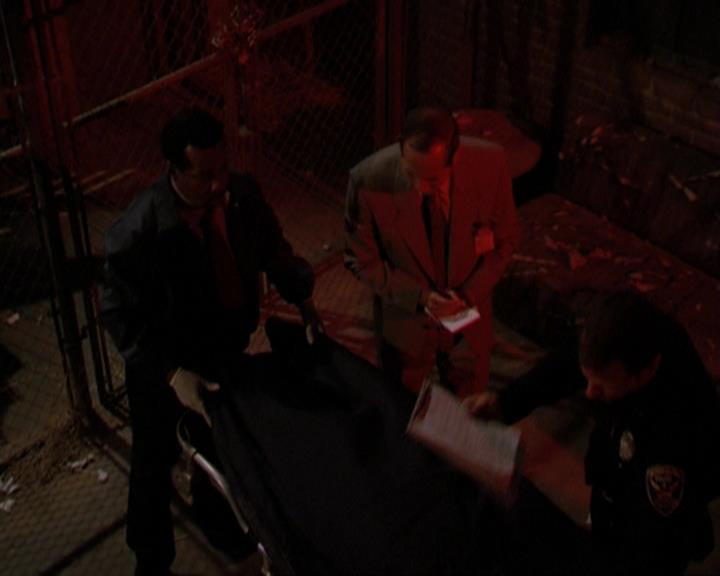 Charmed-Online_dot_net-3x01TheHoneymoonsOver0433.jpg Charmed-Online_dot_net-3x01TheHoneymoonsOver0433.jpg