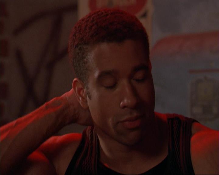 Charmed-Online_dot_net-3x01TheHoneymoonsOver0450.jpg