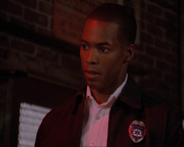 Charmed-Online_dot_net-3x01TheHoneymoonsOver0452.jpg