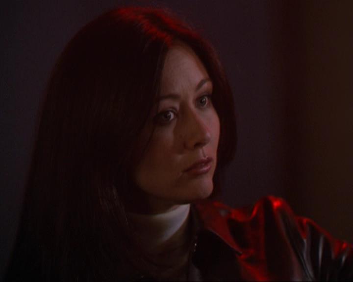 Charmed-Online_dot_net-3x01TheHoneymoonsOver0454.jpg