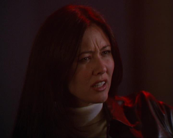 Charmed-Online_dot_net-3x01TheHoneymoonsOver0455.jpg Charmed-Online_dot_net-3x01TheHoneymoonsOver0455.jpg