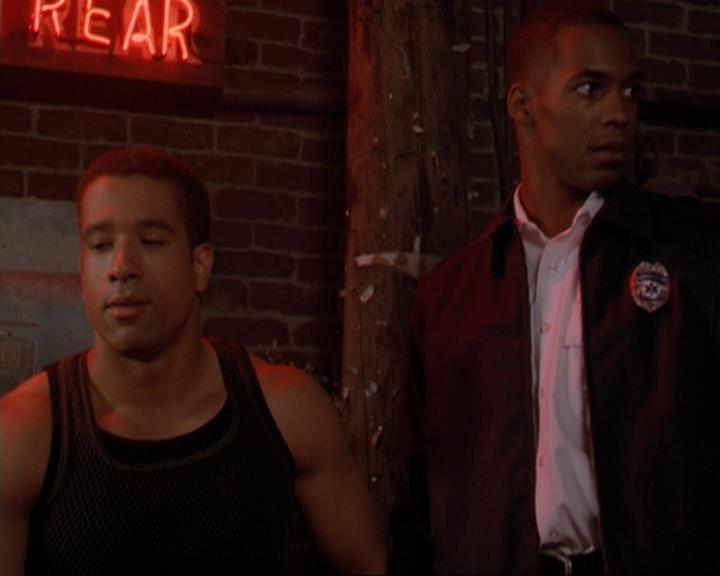 Charmed-Online_dot_net-3x01TheHoneymoonsOver0458.jpg Charmed-Online_dot_net-3x01TheHoneymoonsOver0458.jpg