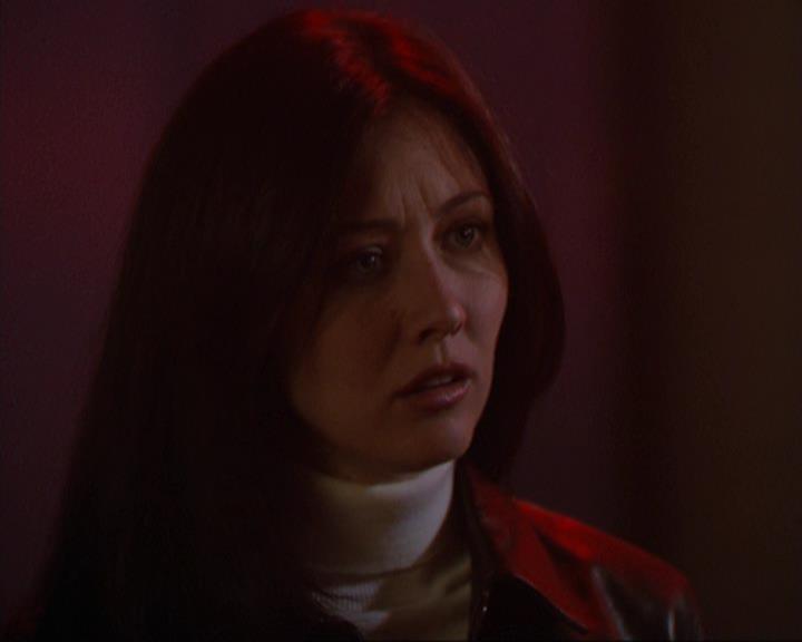 Charmed-Online_dot_net-3x01TheHoneymoonsOver0465.jpg Charmed-Online_dot_net-3x01TheHoneymoonsOver0465.jpg