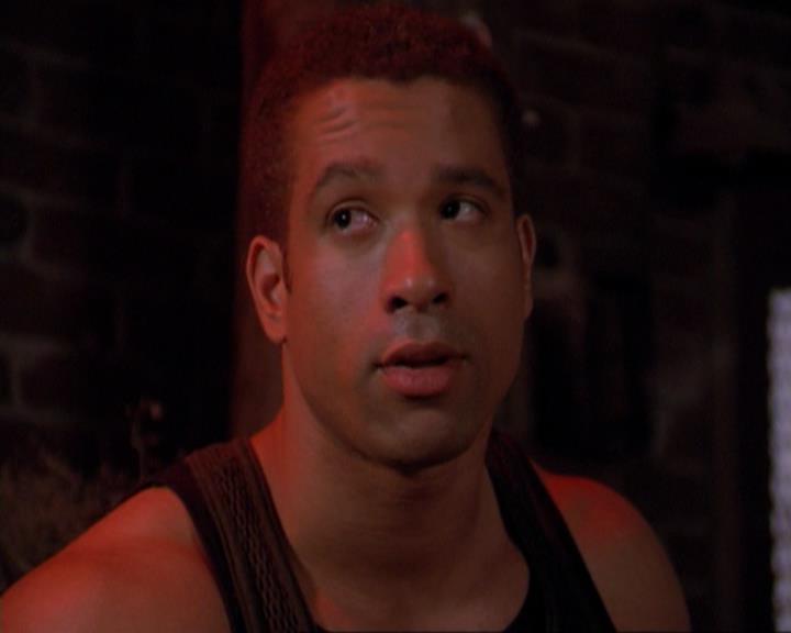 Charmed-Online_dot_net-3x01TheHoneymoonsOver0481.jpg
