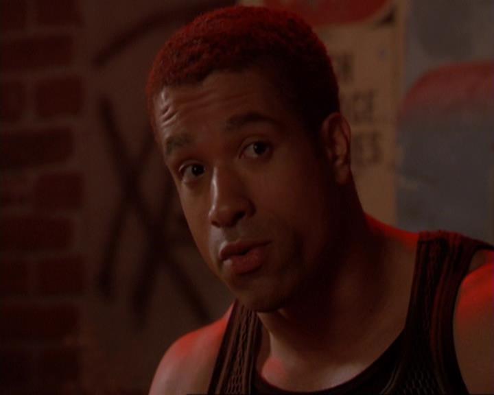 Charmed-Online_dot_net-3x01TheHoneymoonsOver0494.jpg
