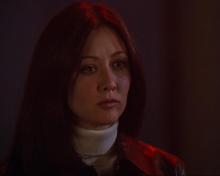 Charmed-Online_dot_net-3x01TheHoneymoonsOver0503.jpg Charmed-Online_dot_net-3x01TheHoneymoonsOver0503.jpg