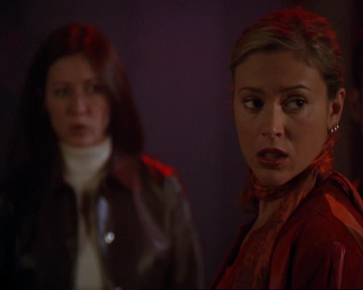 Charmed-Online_dot_net-3x01TheHoneymoonsOver0509.jpg Charmed-Online_dot_net-3x01TheHoneymoonsOver0509.jpg