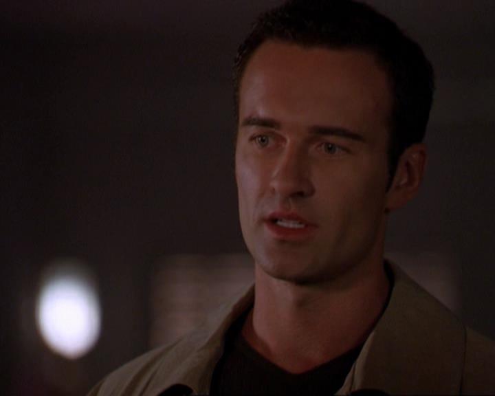 Charmed-Online_dot_net-3x01TheHoneymoonsOver0531.jpg