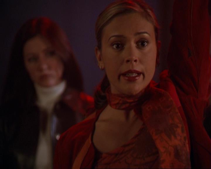 Charmed-Online_dot_net-3x01TheHoneymoonsOver0532.jpg Charmed-Online_dot_net-3x01TheHoneymoonsOver0532.jpg