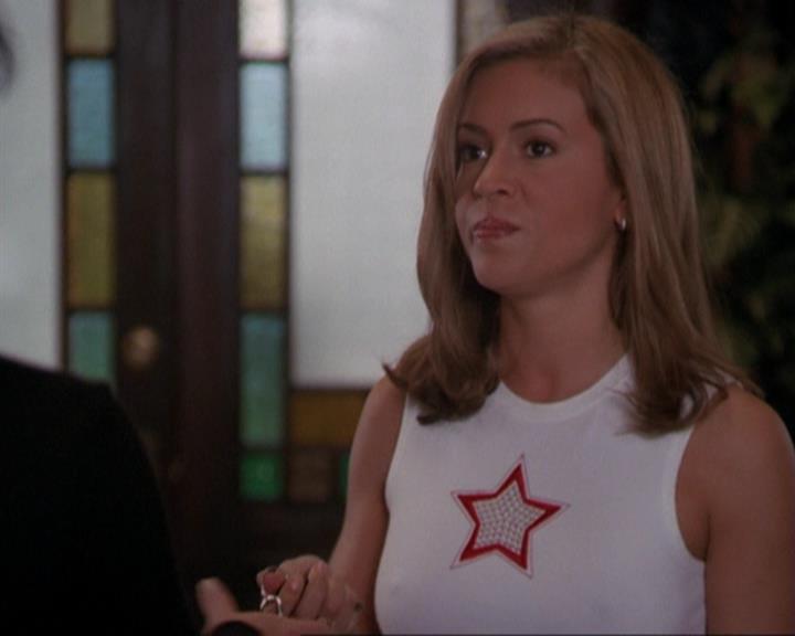 Charmed-Online_dot_net-3x01TheHoneymoonsOver0874.jpg