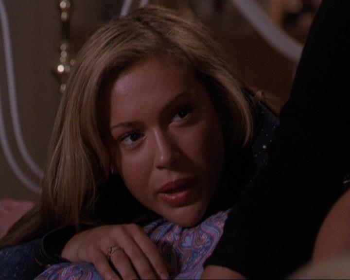 Charmed-Online_dot_net-3x01TheHoneymoonsOver1816.jpg