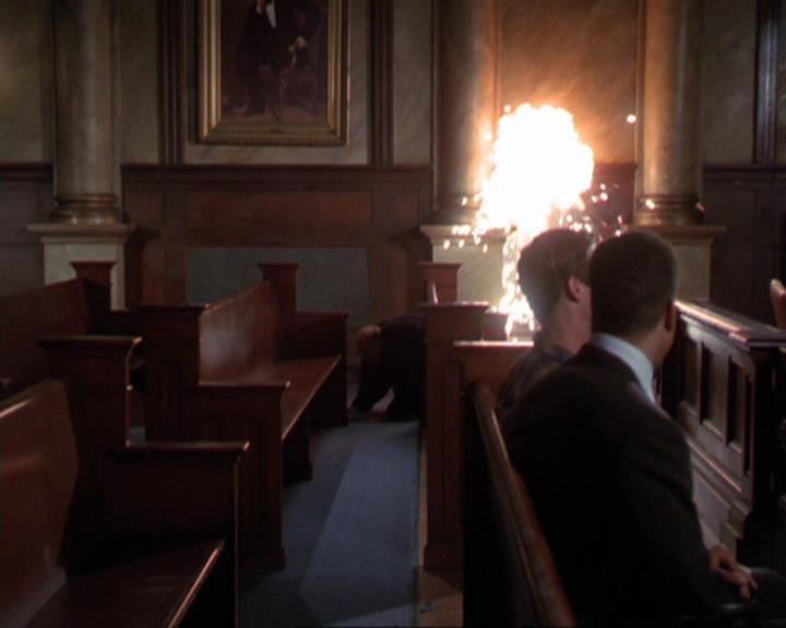 Charmed-Online_dot_net-3x01TheHoneymoonsOver2068.jpg