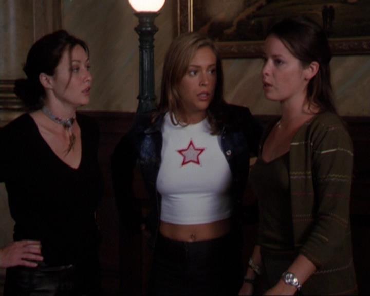 Charmed-Online_dot_net-3x01TheHoneymoonsOver2076.jpg