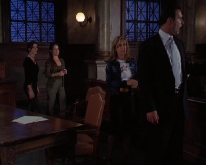 Charmed-Online_dot_net-3x01TheHoneymoonsOver2141.jpg