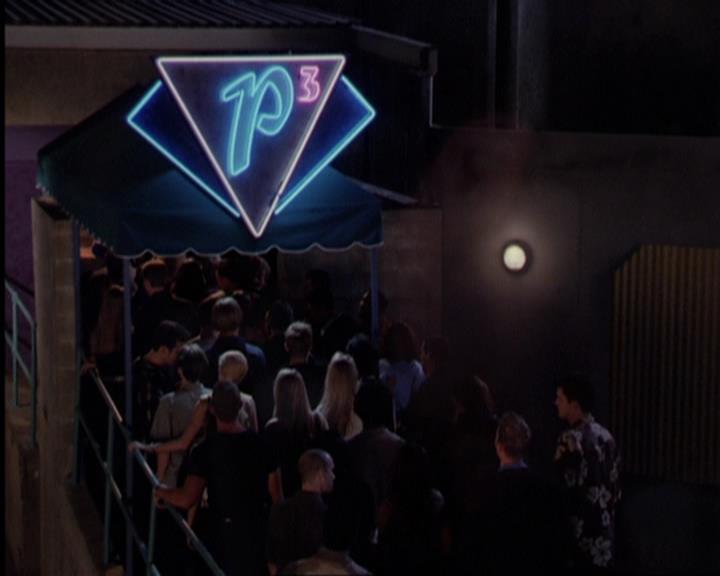 Charmed-Online_dot_net-3x01TheHoneymoonsOver2192.jpg