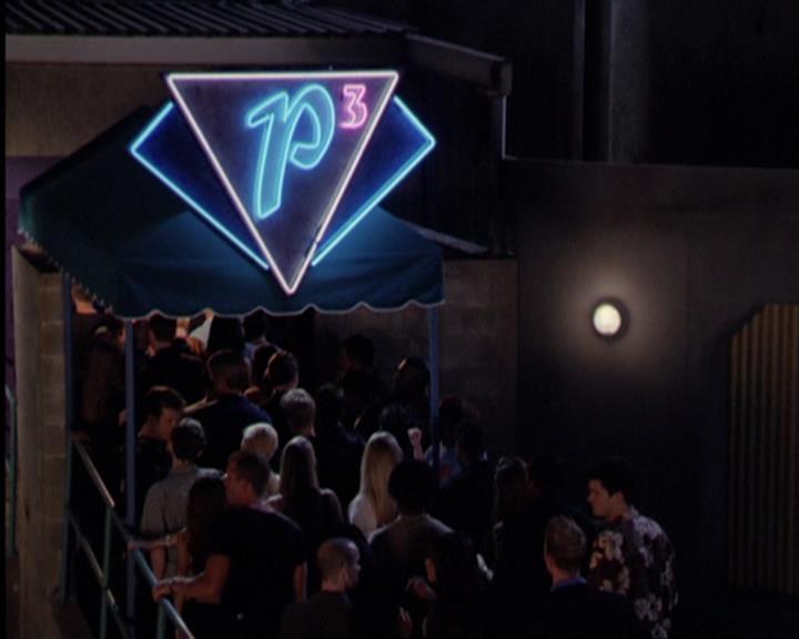 Charmed-Online_dot_net-3x01TheHoneymoonsOver2194.jpg
