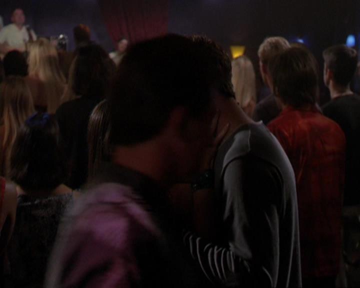 Charmed-Online_dot_net-3x01TheHoneymoonsOver2337.jpg