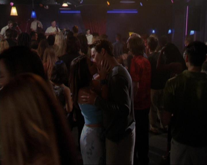 Charmed-Online_dot_net-3x01TheHoneymoonsOver2341.jpg Charmed-Online_dot_net-3x01TheHoneymoonsOver2341.jpg