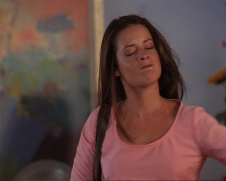 Charmed-Online_dot_net-3x02MagicHour0023.jpg