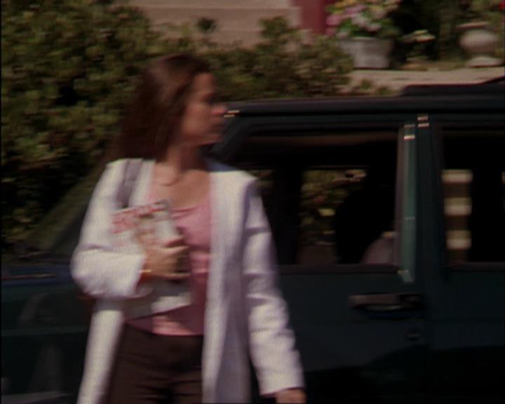 Charmed-Online_dot_net-3x02MagicHour0051.jpg