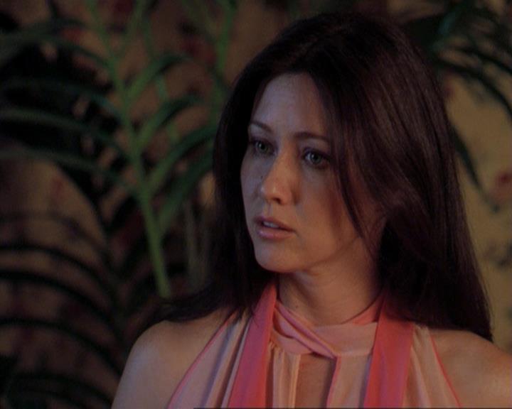 Charmed-Online_dot_net-3x02MagicHour0070.jpg
