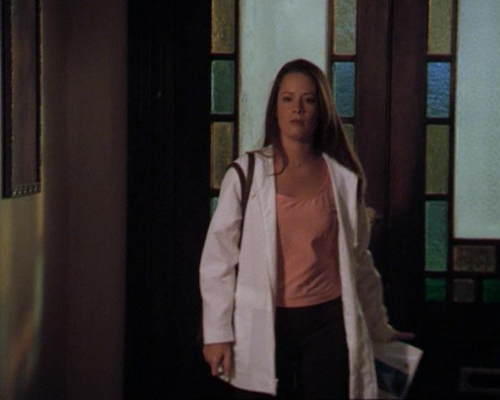 Charmed-Online_dot_net-3x02MagicHour0081.jpg