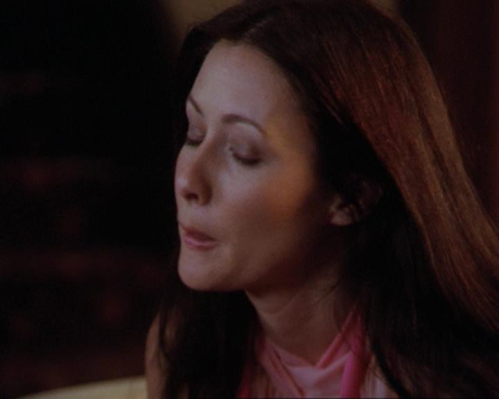 Charmed-Online_dot_net-3x02MagicHour0179.jpg