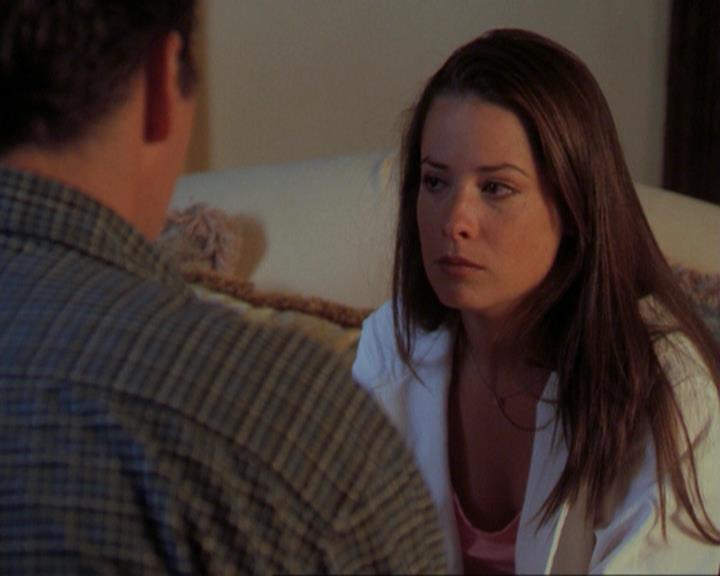 Charmed-Online_dot_net-3x02MagicHour0193.jpg