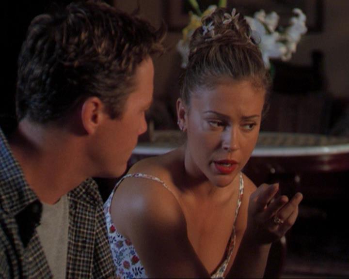 Charmed-Online_dot_net-3x02MagicHour0200.jpg Charmed-Online_dot_net-3x02MagicHour0200.jpg