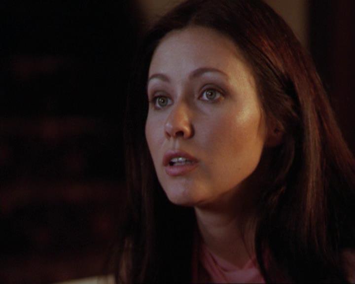 Charmed-Online_dot_net-3x02MagicHour0210.jpg Charmed-Online_dot_net-3x02MagicHour0210.jpg