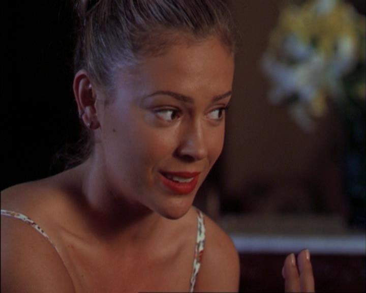 Charmed-Online_dot_net-3x02MagicHour0213.jpg