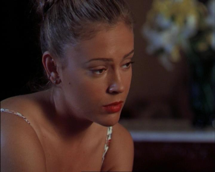 Charmed-Online_dot_net-3x02MagicHour0216.jpg