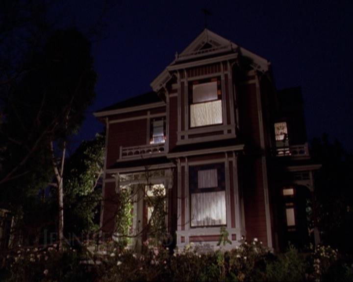 Charmed-Online_dot_net-3x02MagicHour0291.jpg Charmed-Online_dot_net-3x02MagicHour0291.jpg