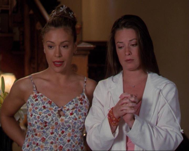 Charmed-Online_dot_net-3x02MagicHour0313.jpg