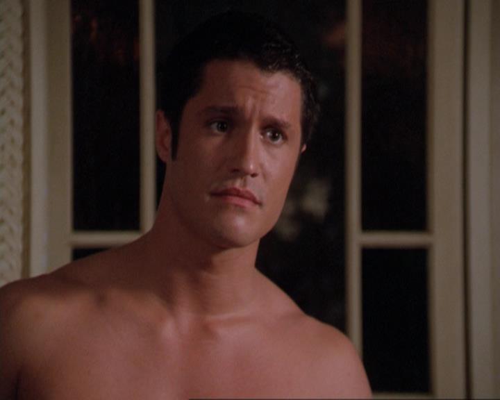 Charmed-Online_dot_net-3x02MagicHour0372.jpg Charmed-Online_dot_net-3x02MagicHour0372.jpg