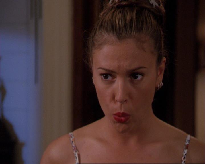 Charmed-Online_dot_net-3x02MagicHour0404.jpg