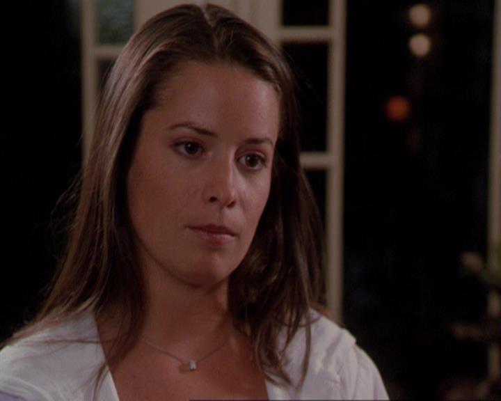 Charmed-Online_dot_net-3x02MagicHour0406.jpg Charmed-Online_dot_net-3x02MagicHour0406.jpg