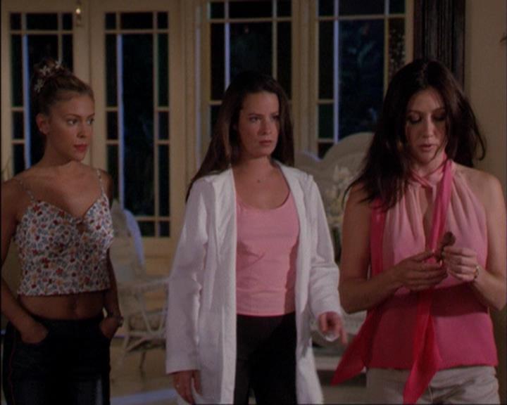 Charmed-Online_dot_net-3x02MagicHour0427.jpg Charmed-Online_dot_net-3x02MagicHour0427.jpg