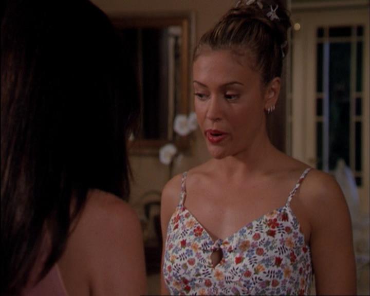 Charmed-Online_dot_net-3x02MagicHour0435.jpg Charmed-Online_dot_net-3x02MagicHour0435.jpg
