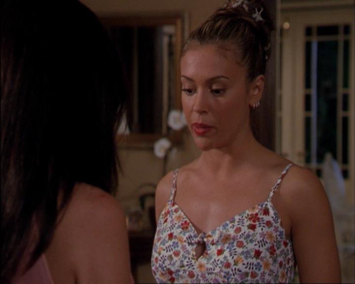 Charmed-Online_dot_net-3x02MagicHour0440.jpg Charmed-Online_dot_net-3x02MagicHour0440.jpg
