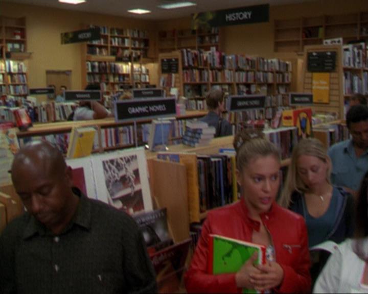 Charmed-Online_dot_net-3x02MagicHour0448.jpg Charmed-Online_dot_net-3x02MagicHour0448.jpg