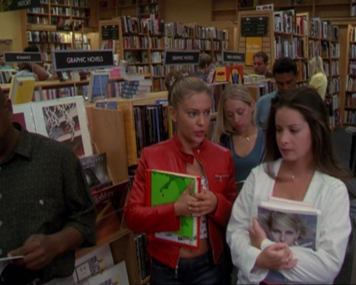 Charmed-Online_dot_net-3x02MagicHour0449.jpg Charmed-Online_dot_net-3x02MagicHour0449.jpg