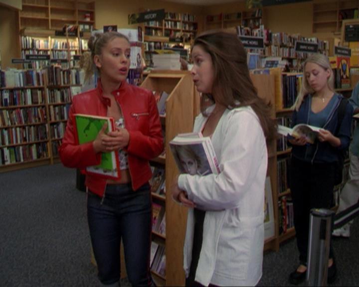 Charmed-Online_dot_net-3x02MagicHour0456.jpg Charmed-Online_dot_net-3x02MagicHour0456.jpg
