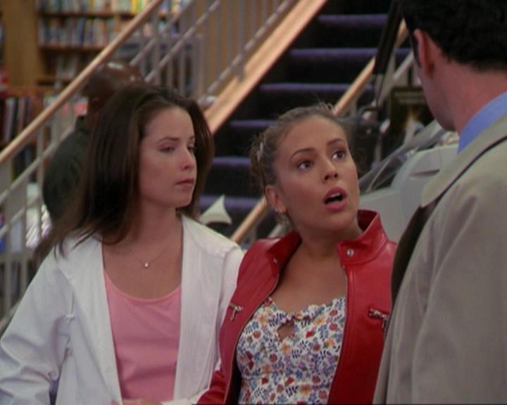 Charmed-Online_dot_net-3x02MagicHour0510.jpg Charmed-Online_dot_net-3x02MagicHour0510.jpg