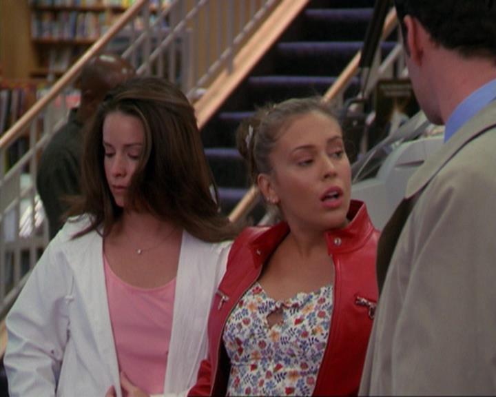 Charmed-Online_dot_net-3x02MagicHour0511.jpg Charmed-Online_dot_net-3x02MagicHour0511.jpg