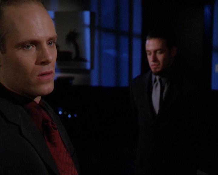 Charmed-Online_dot_net-3x02MagicHour0604.jpg
