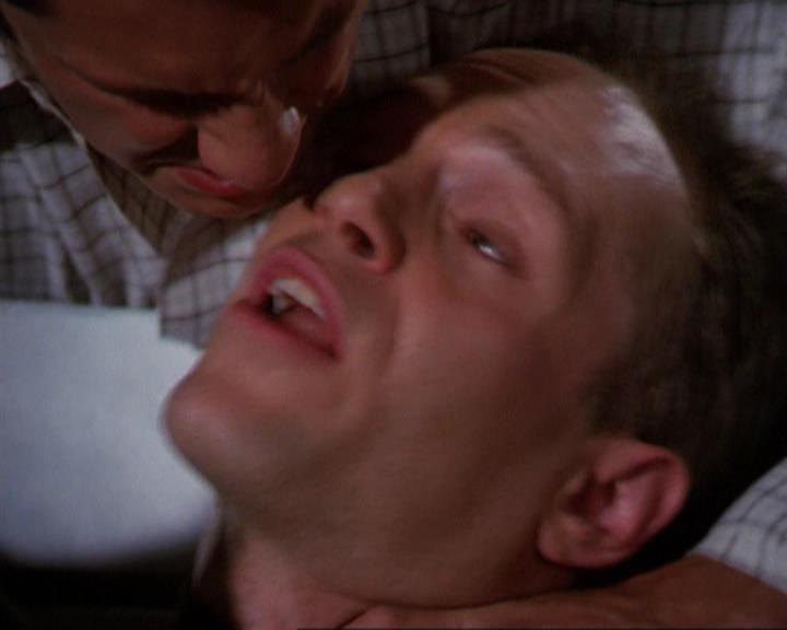 Charmed-Online_dot_net-3x02MagicHour0647.jpg