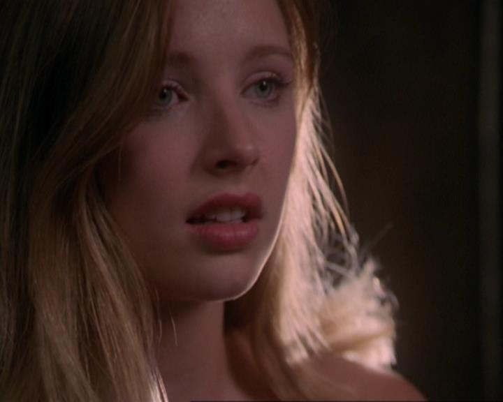 Charmed-Online_dot_net-3x02MagicHour0938.jpg