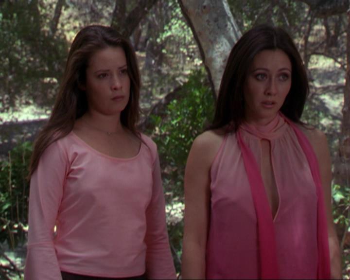 Charmed-Online_dot_net-3x02MagicHour0969.jpg
